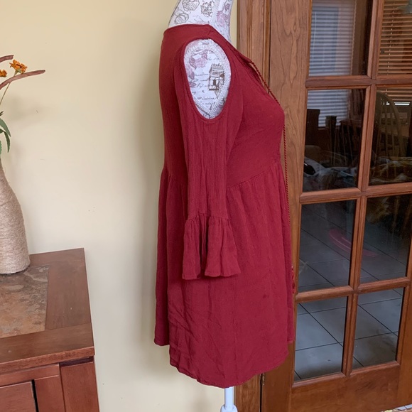 Wild Blue Sadie Robertson Cold Shoulder Dress - Picture 3 of 6